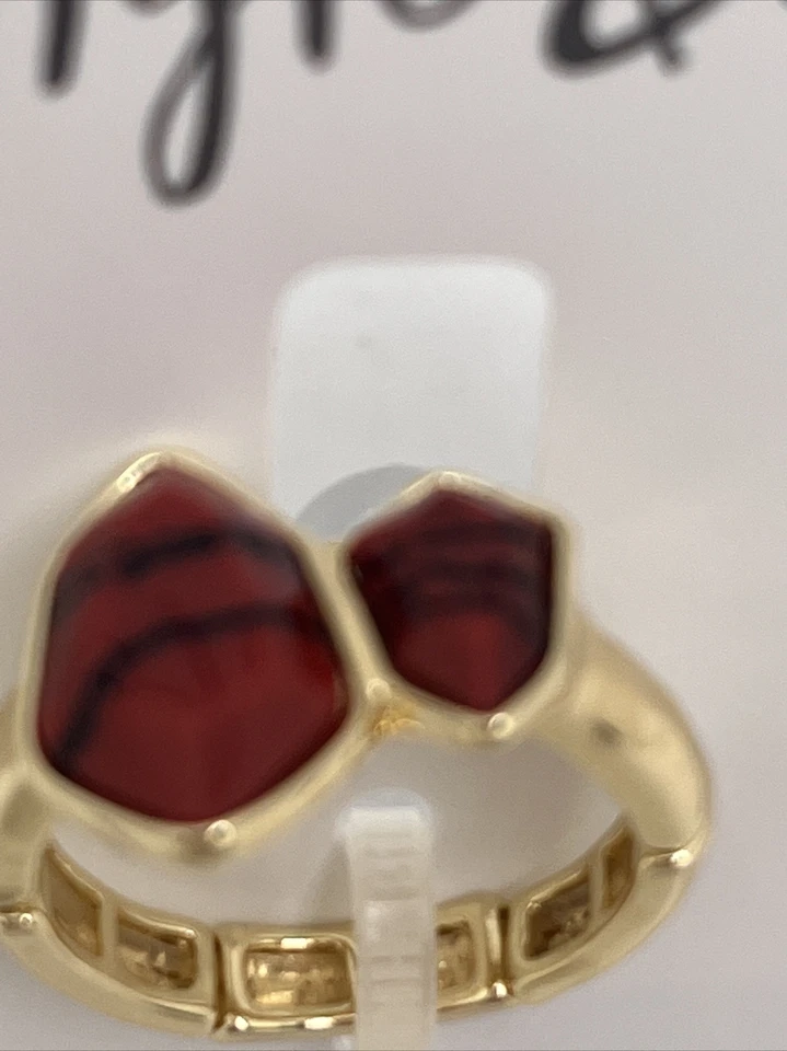 Anillo elástico Style & Co doble piedra tono oro rojo Foto 3 de 4