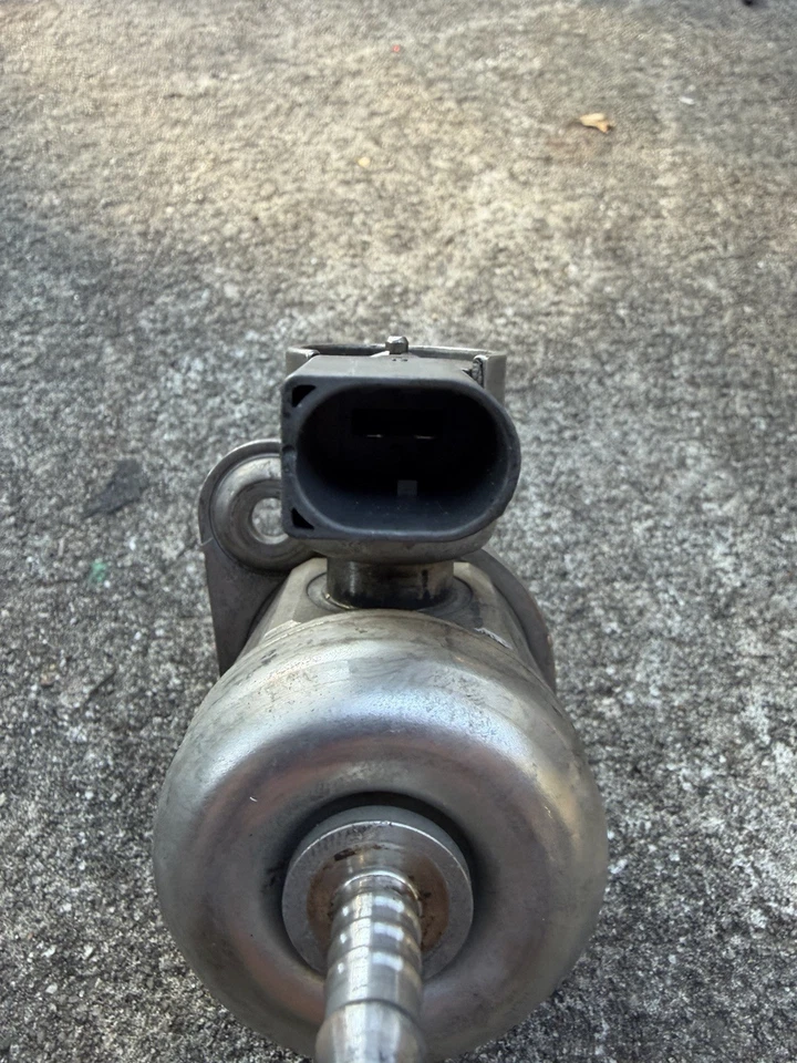 2009-2012 VW cc gti golf eos tt jetta 2.0 engine high pressure fuel pump NEW - Image 3 of 4