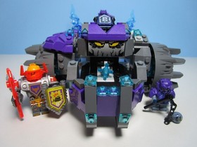 Lego # 70350 : The Three Brothers de Nexo Knights.  Complet sans plan.