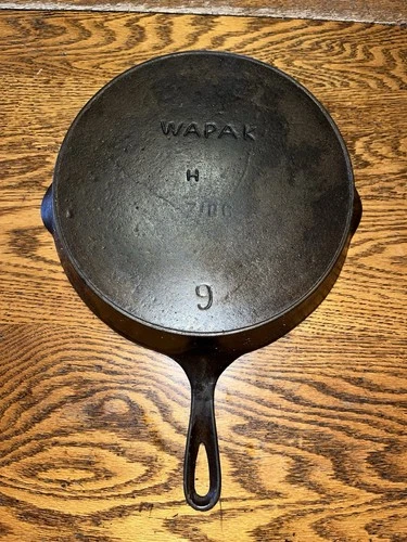 VINTAGE WAPAK W/ GHOST MARK “ERIE” #9  CAST IRON ROUND SKILLET ESTATE FIND