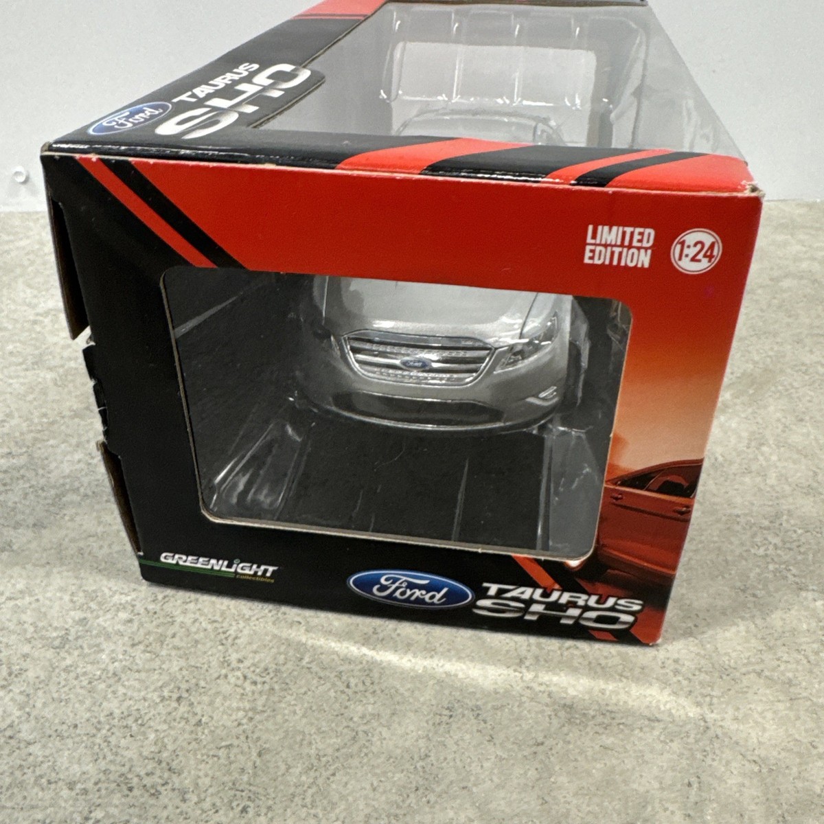 Greenlight 1:24 Ford Taurus SHO Silver Diecast Model Car #50222