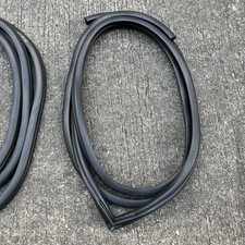 Door Weatherstrip Seal For 1965-1972 Nissan Datsun 520/521 Pickup – Left & Right