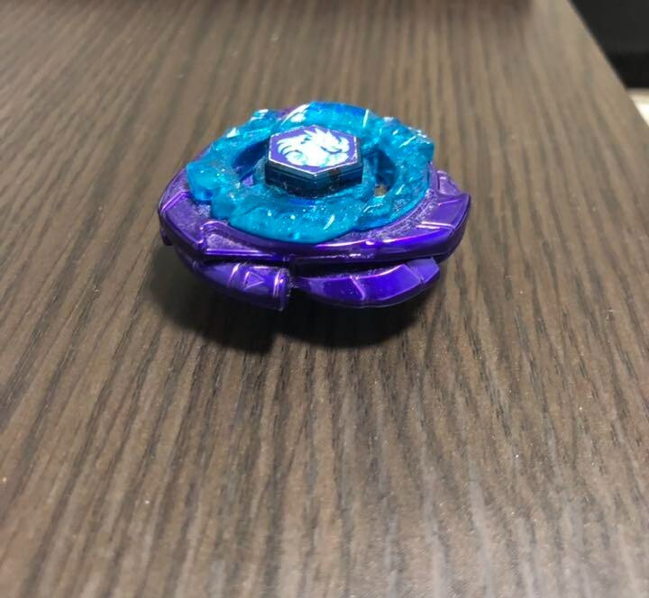 ベイブレード メタルファイト オメガドラゴニス85WF Beyblade Omega Dragonis 85XF ベイブレード - YouTube