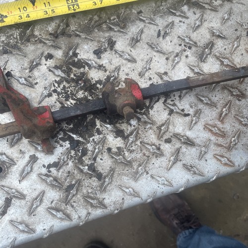 McCormick-Deering Instruction OUTSIDE No 5 Endgate Seeder CLUTCH FORK SHAFT
