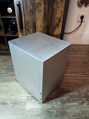 low budget gaming PC sehr kompakt mit Bildschirm von Asus