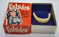 VINTAGE 1950 H. FISHLOVE #625 FALSIES FOR THAT GLAMOUR LOOK GAG JOKE GIFT TEETH 
