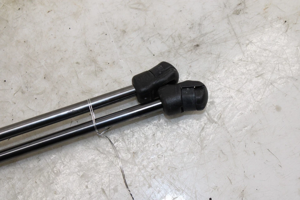 Nissan 370z Nismo 2015-2020 puerta levadiza soporte elevador juego de amortiguadores OEM GG24 Foto 2 de 4