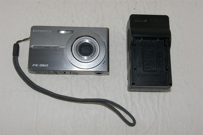 Olympus FE-360 8.0MP Digital Camera Silver PLEASE READ TESTED!