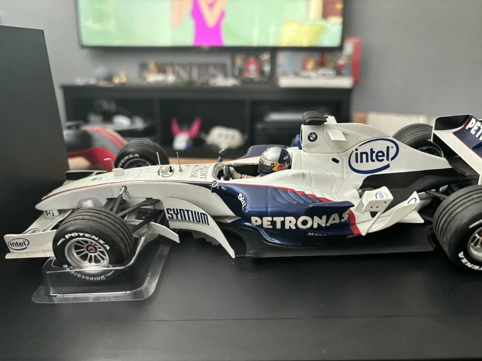 BMW SAUBER c24b Sebastian Vettel 2006 2006 test 1 of 999 limited 1/18 MINICHAMPS - Image 3 of 4