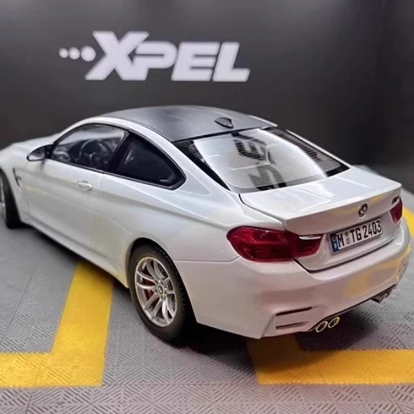 Paragon 1:18 BMW M4 F82 BMW Alloy Fully Open Car Model Collection Gift - Image 3 of 4