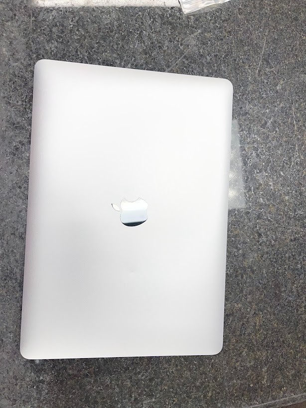 2020 Apple MacBook Air 13