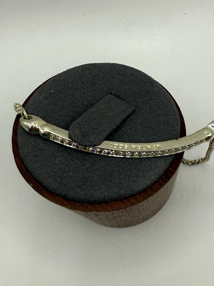 ✨ Kendra Scott Gold Tone Bar Bracelet with Crystals – Adjustable Chain - Image 4 of 4