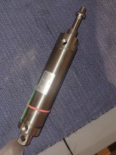 numatic ,SMC US25946 max. press 250ps i ,1.70MPa (JZI) its extrealy heavy 