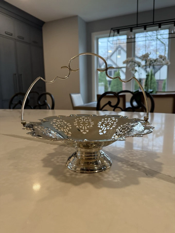 Cuenco para servir International Silver Company con mango Foto 4 de 4