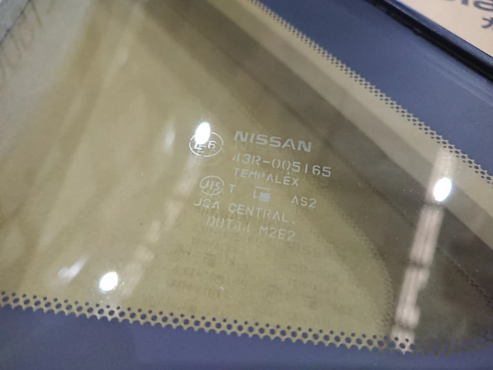 New genuine Nissan R34 Skyline quarter glass - RH GTR - image 3 of 4