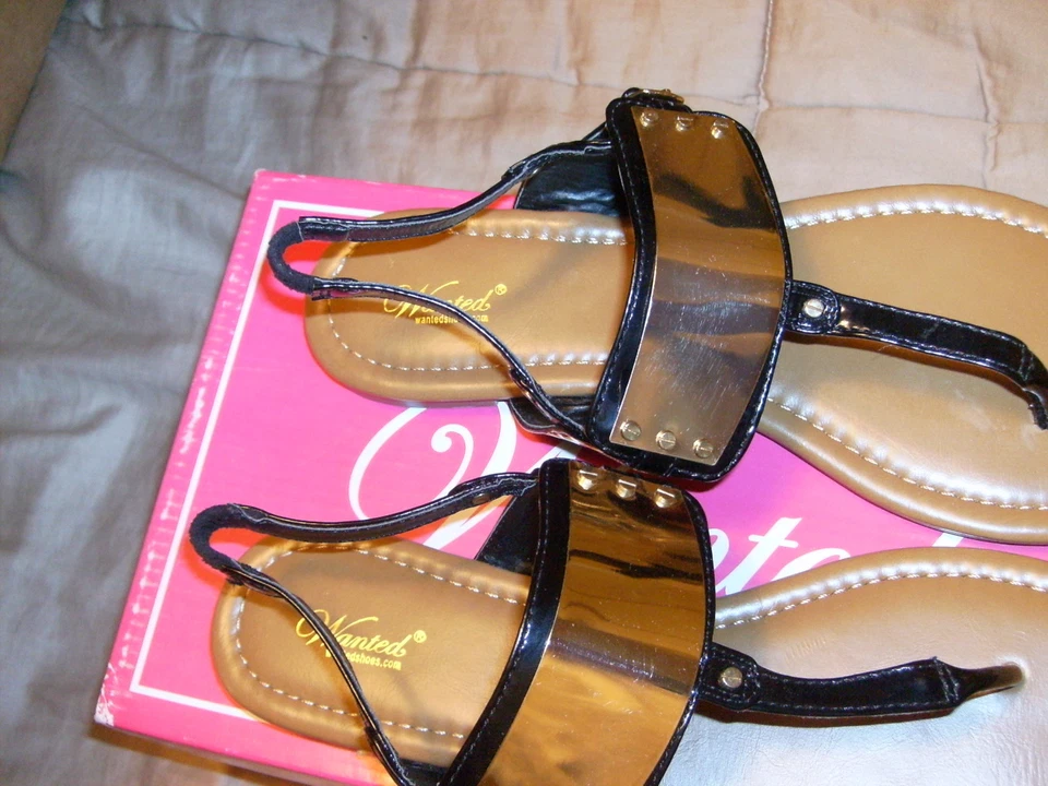 BY Wanted Shoes; Women's Cocoa Thong Sandal,Black Patent,8 M 717191 NWB SZ 8M   - Image 2 of 4