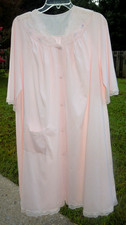 SOFT DELICATE PINK w/CHIFFON EMBROIDERED w/ROSES SHADOWLINE BUTTON NYLON ROBE L
