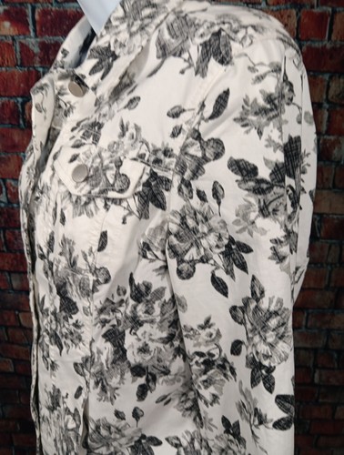 Croft & Barrow Damen-Langarmoberteil Größe M Blumenmuster weiß Freizeit Knopfleiste - Bild 5 von 15