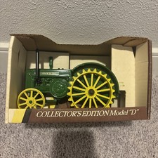   Collectors Edition Vintage 1953 Model  D  Tractor in Great Condition 