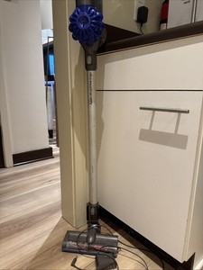 Dyson V6 Animal Cordless Handheld Vacuum Cleaner with Accessories Read Desc.