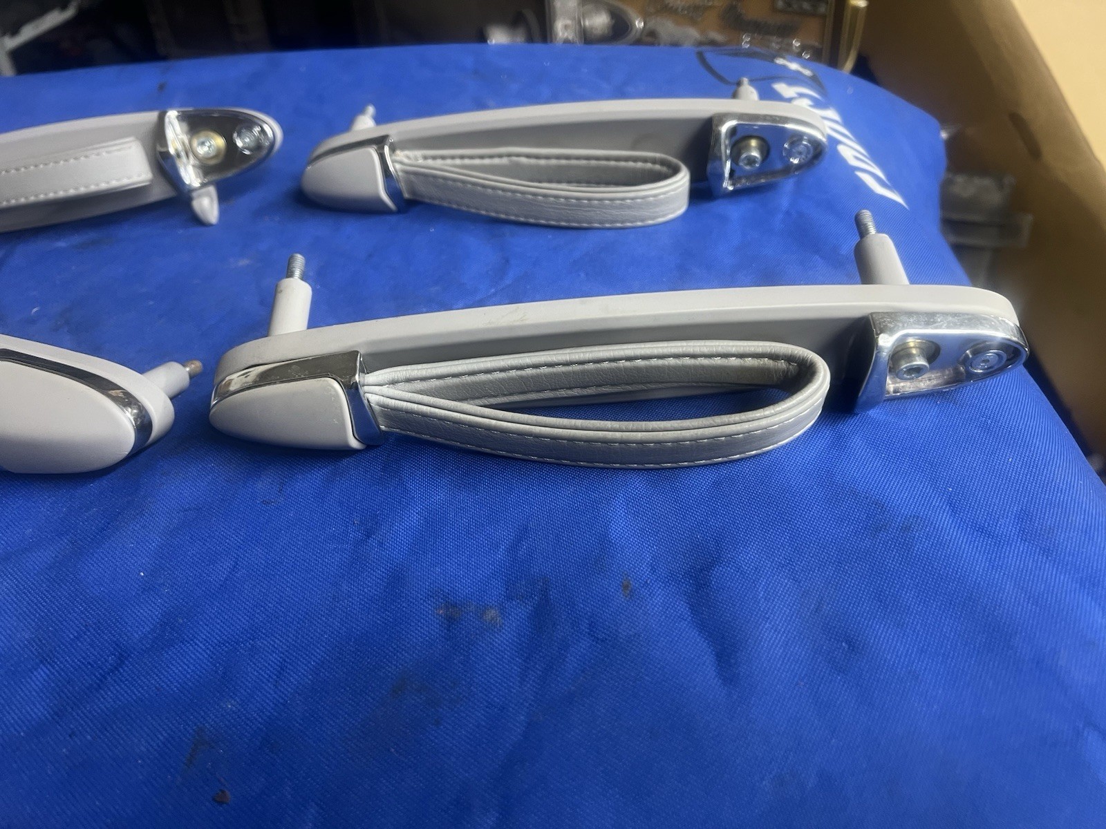 2003-2013 maserati quattroporte set of 4 gray front & rear grab handles OEM 04