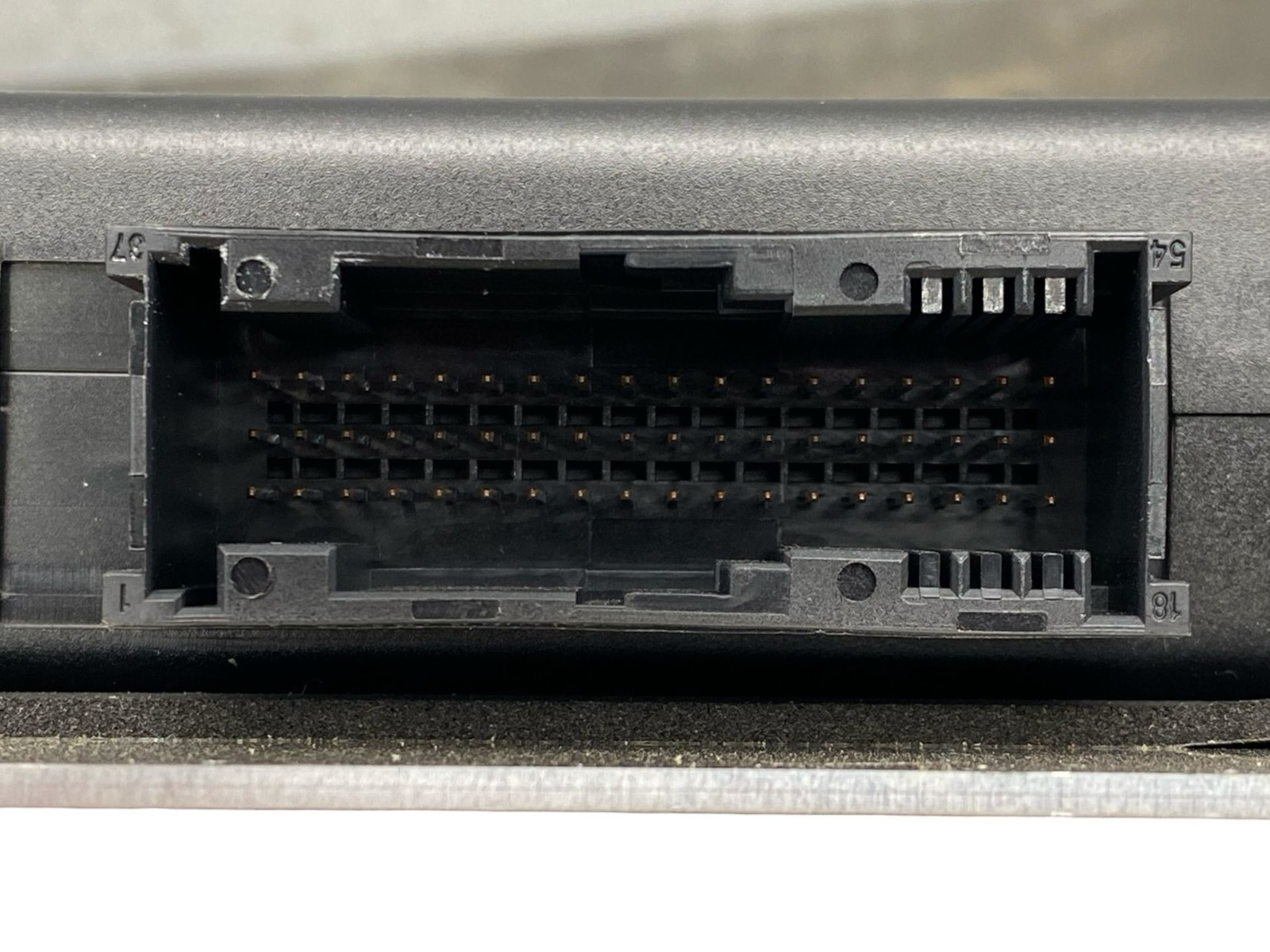 2015-2020 BENTLEY BENTAYGA OEM Cargate Ecu Control Module Unit 36A035008