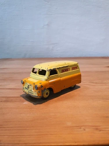 Dinky Toys 482 Bedford 10 CWT Van Dinky Toys Vintage Original