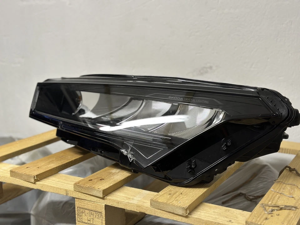 SCHEINWERFER LED Skoda Enyaq iV50 original BJ 2023 links 5LB.941.015.F gebraucht - Bild 2 von 4