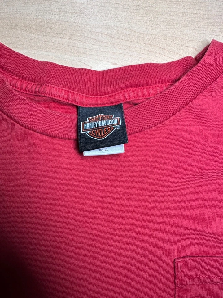 Harley-Davidson 红色棉质口袋 T 恤;男式 XL,全彩丝网印刷 — 第 3/4 张图片