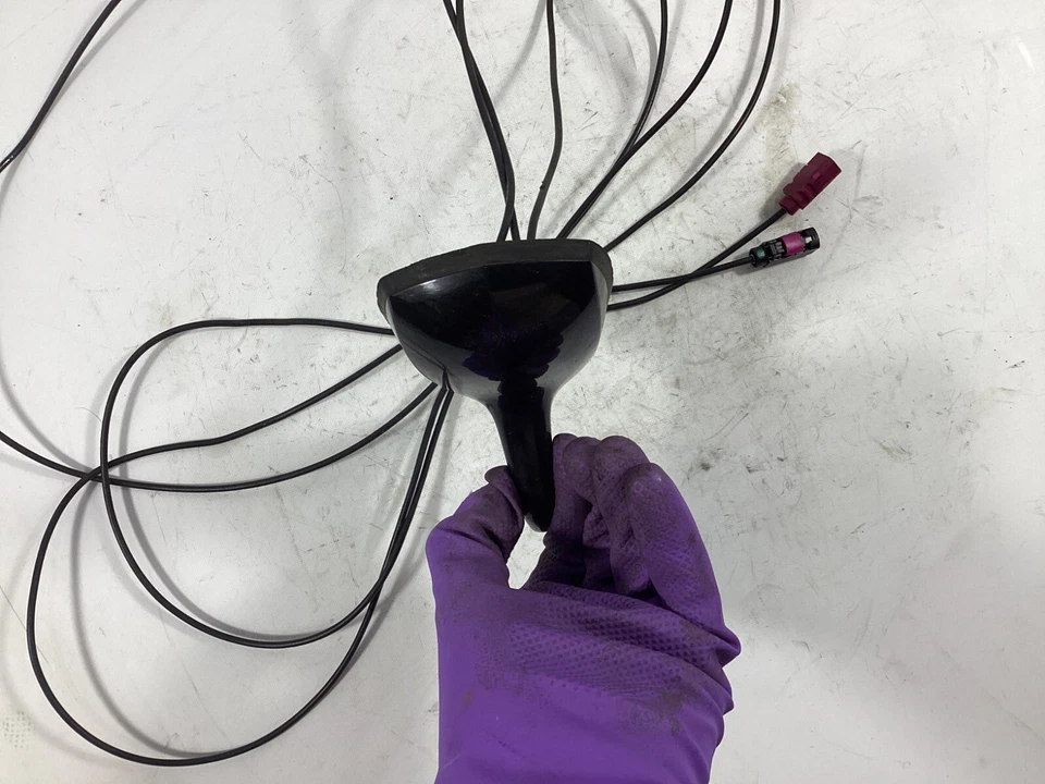 Antena de radio GPS techo aleta de tiburón Mercedes Benz C300 2008-2011 OEM. Foto 3 de 4