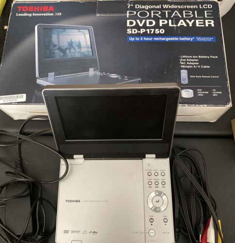 Lecteur DVD portable Toshiba SD-P1750 (7") avec boîte télécommande manquante - Photo 1 sur 4
