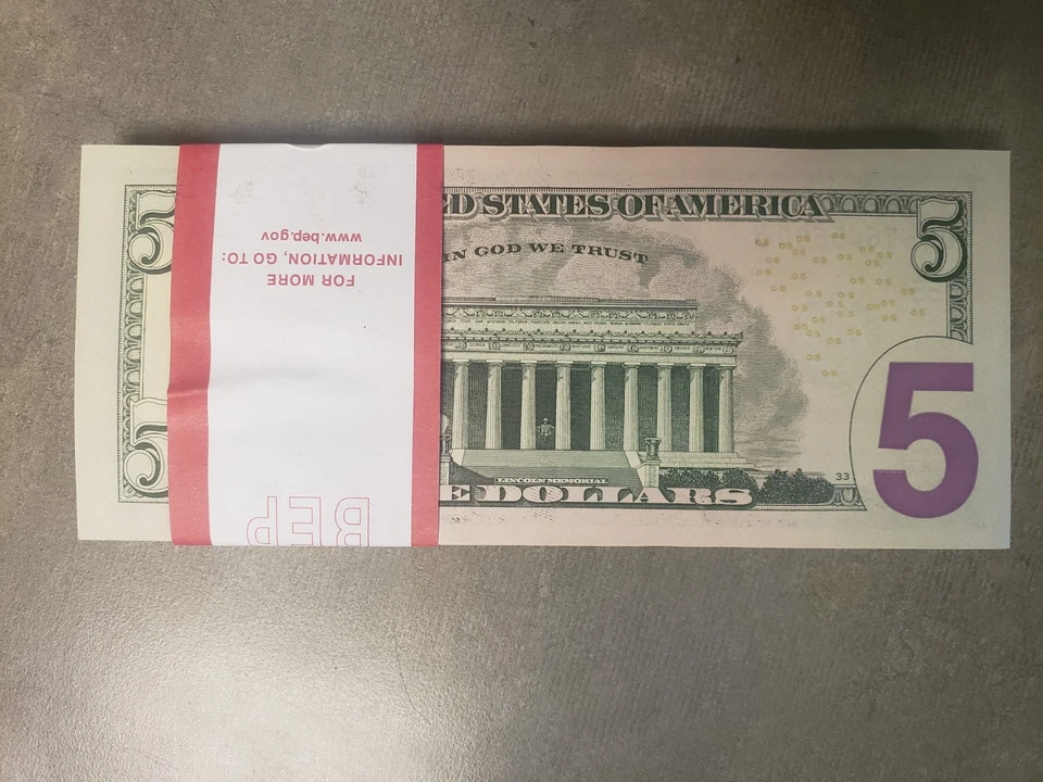 NEW $5 DOLLAR BILLS UNCIRCULATED BEP STRAP 100 CONSECUTIVE $500 FACE VALUE 2021 - Image 3 of 4