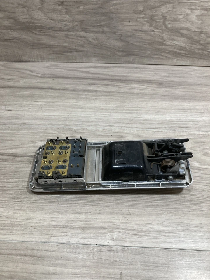 Jeep Cherokee XJ 84-96 OEM Driver Front Interior Door Handle Window Switch Power - Image 4 of 4