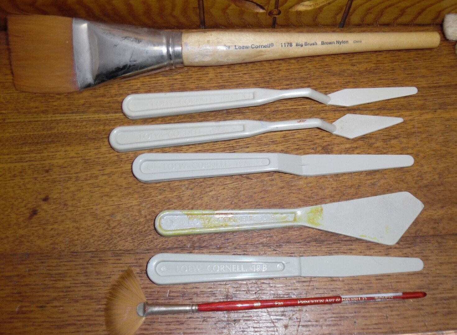 Assorted Loew-Cornell Paint Brushes 1801 1802 1 2 3 4 5 7 9 10 11 12 + Maestra