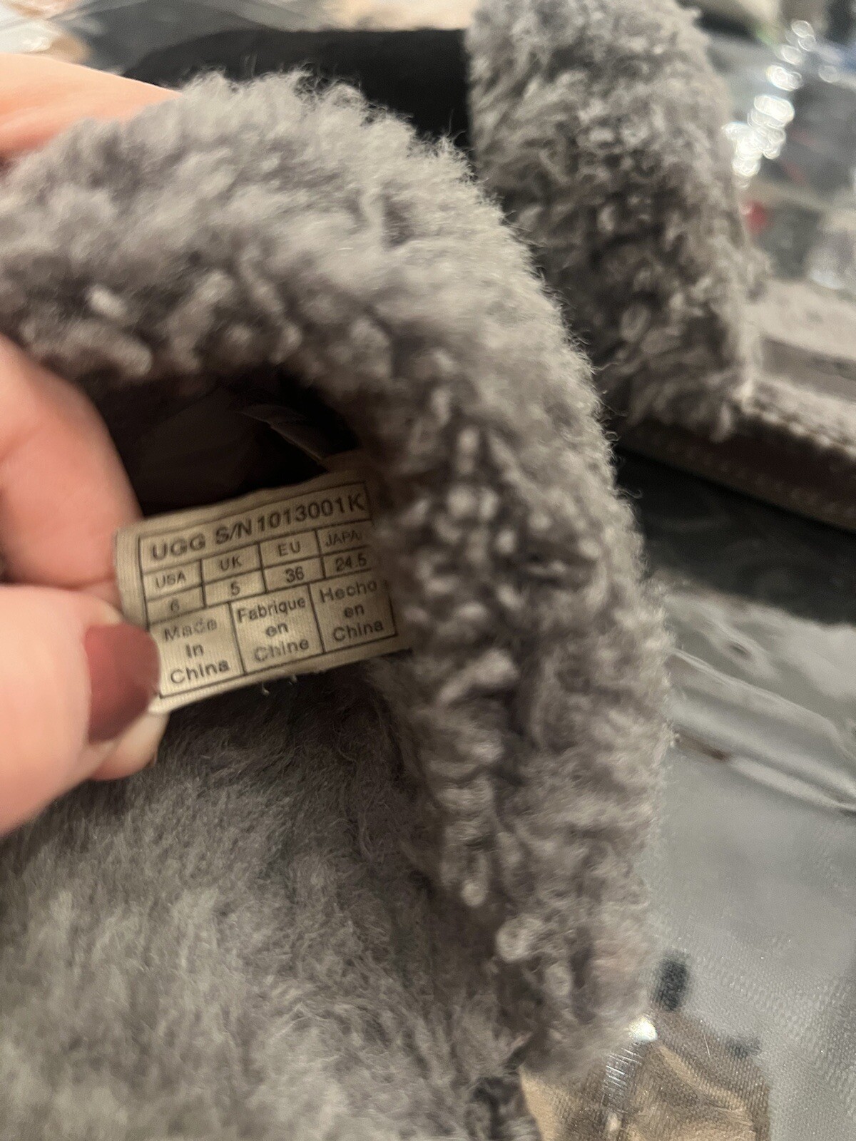 uggs slippers - image 6