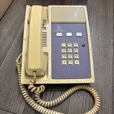 Vintage GTE Corded Desk/Wall Mounted Phone TL-020000-1001. UNTESTED