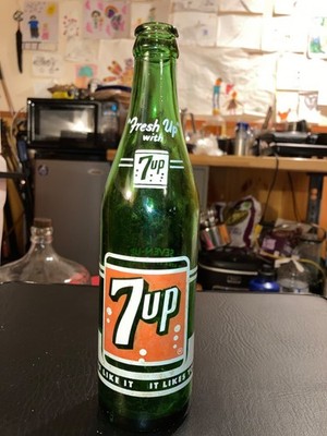 Vintage 1950s 7-Up Soda Bottle  Fresh Up with 7Up  12 oz Green Glass Deco Lines