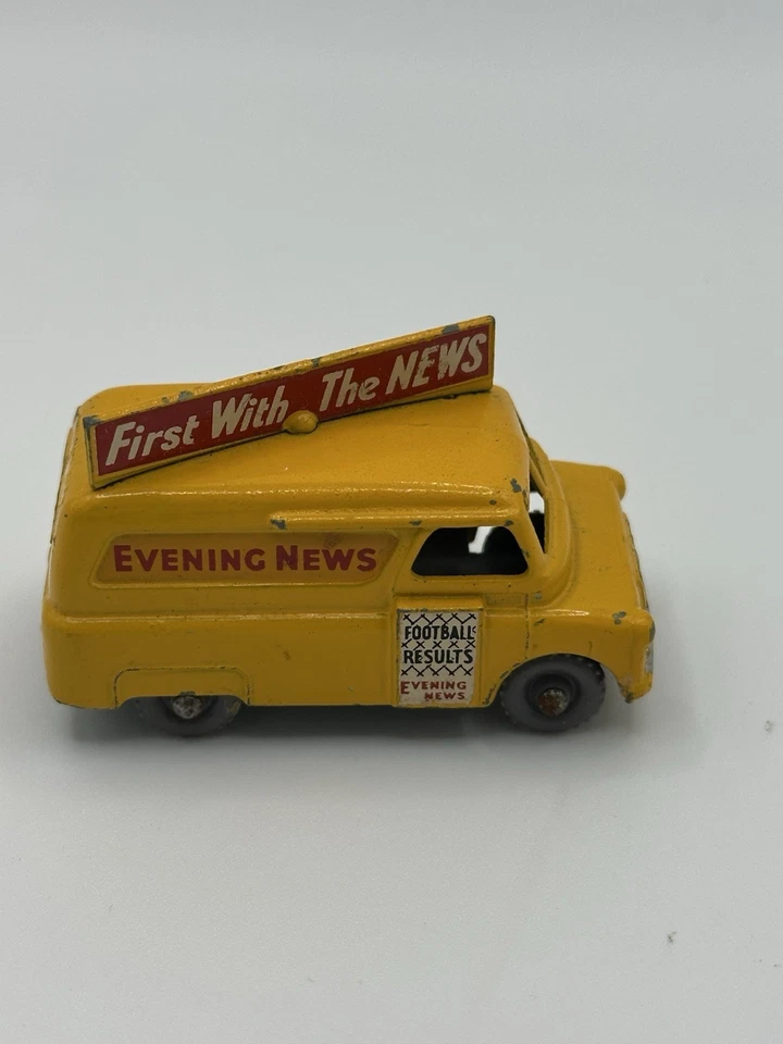 MATCHBOX MOKO LESNEY 1957 # 42 EVENING NEWS VAN - YELLOW - GREY WHEELS  - Image 4 of 4
