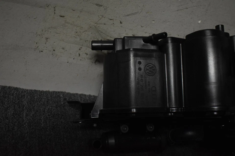 AUDI A8 QUATTRO L 2011-2021 BOTE DE VAPOR DE FÁBRICA OEM Foto 3 de 4