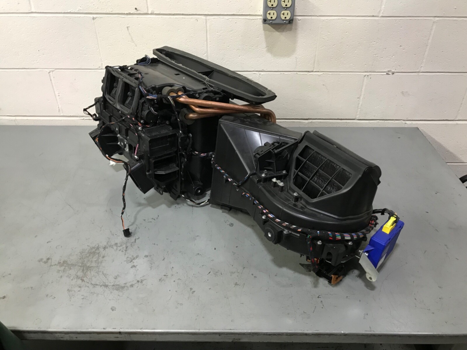 ferrari 599 hvac evaporator box #81209000
