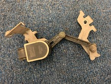 18-23 Volvo XC40 Left Rear Headlight Level Sensor 32221958