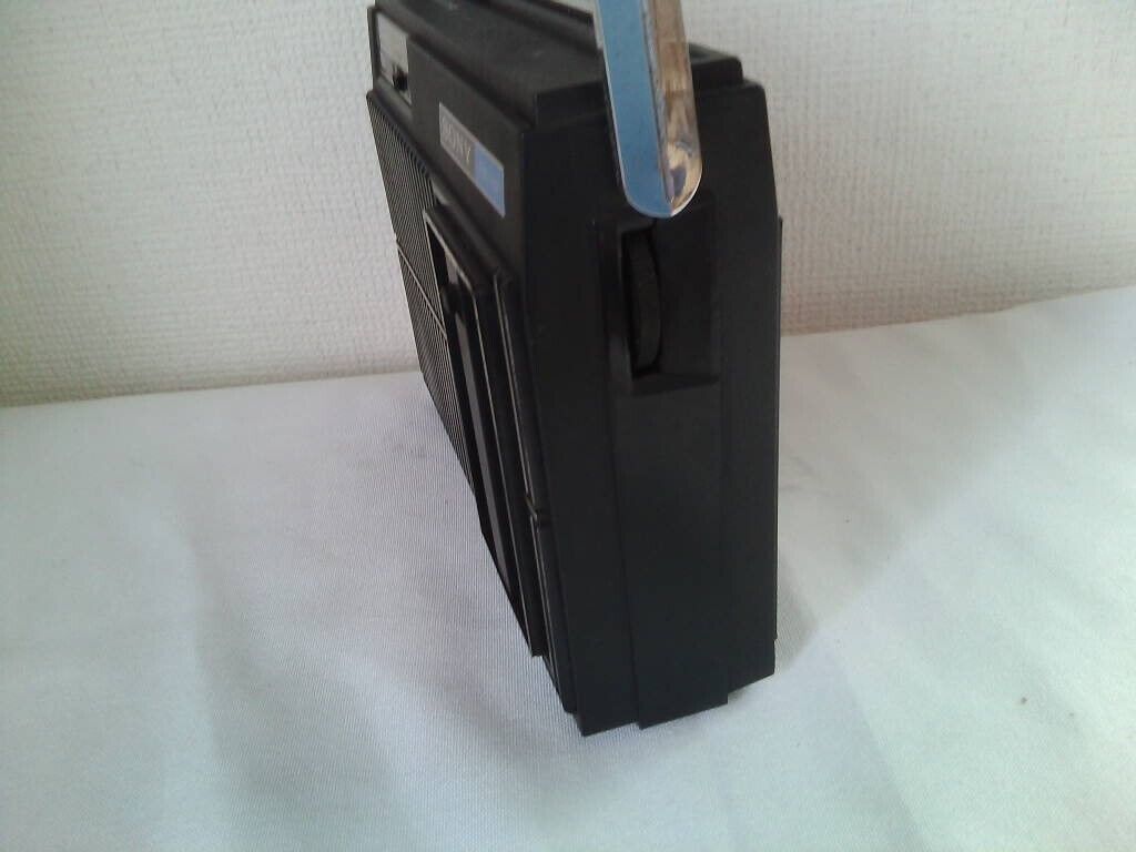 SONY 9 stone transistor FM/AM radio TFM-6300B Made in Japan SONY 9 stone transistor FM/AM radio TFM-6300B Made in Japan