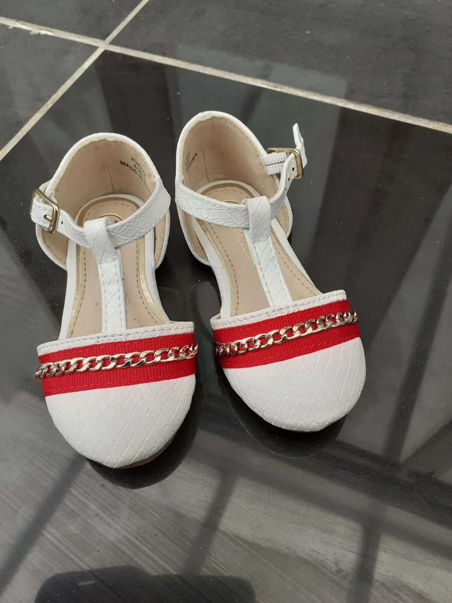 Size 4 shop sandals baby