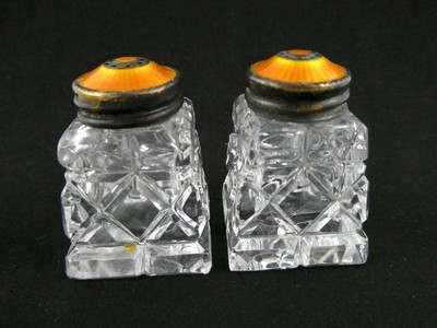 Hroar Prydz シルバーとギロシェエナメルガラス製ソルト&ペーパー