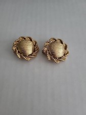 Lovely Vtg Signed MONET Chunky Bold Textured Design Gold Tone Clip On Earrings