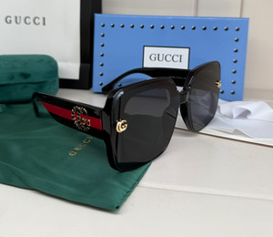 Gucci GG1606 Women's Sunglasses Black Lens Gold GG logo Red Black Frames
