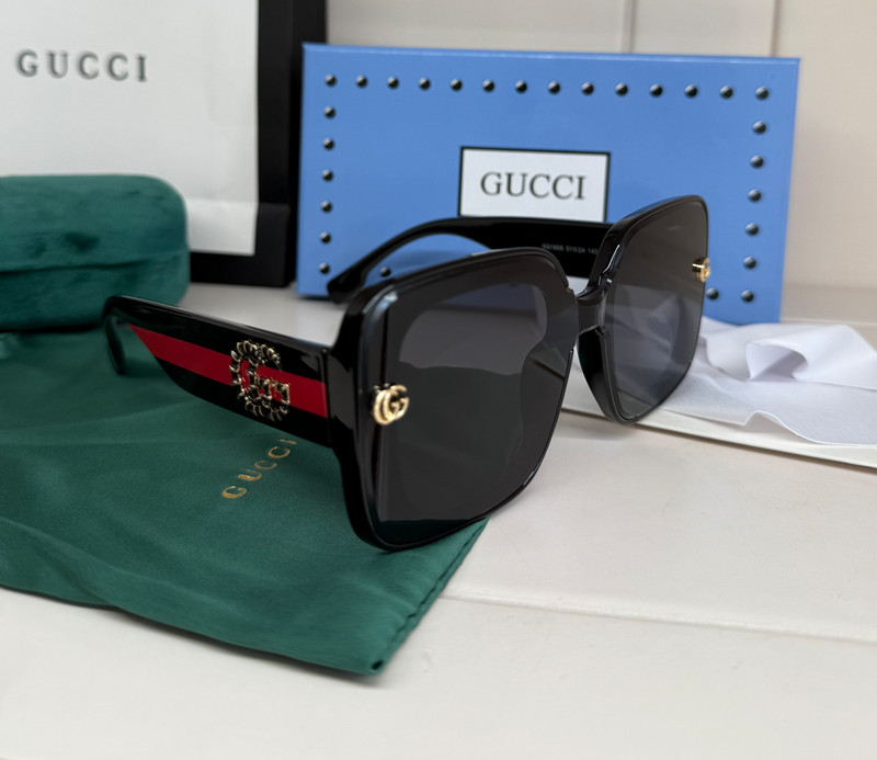 Gucci GG1606 Women's Sunglasses Black Lens Gold GG logo Red Black Frames