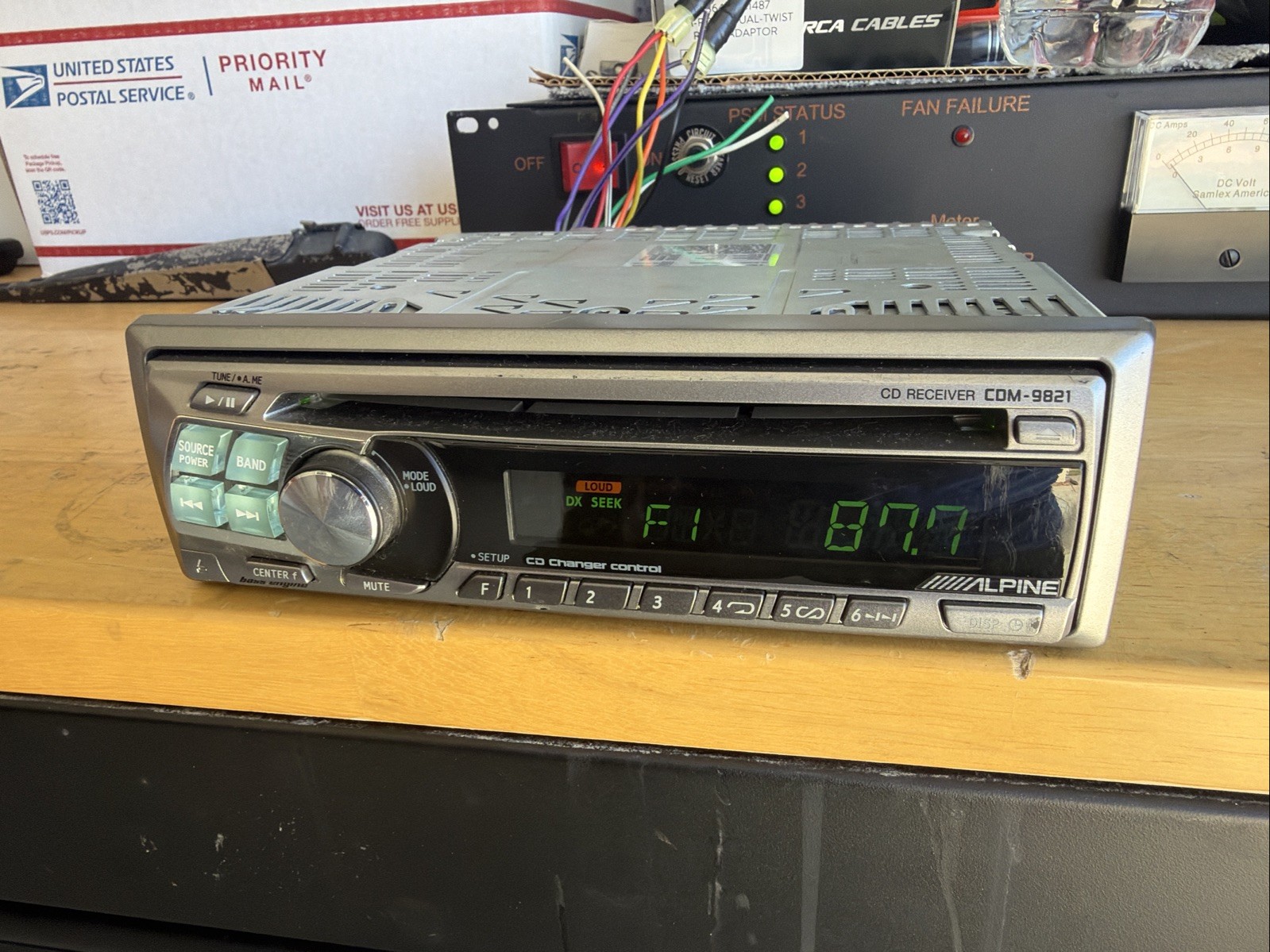 In Dash Cd Unit Cdm-9821 Eq Vintage Rare Sub!