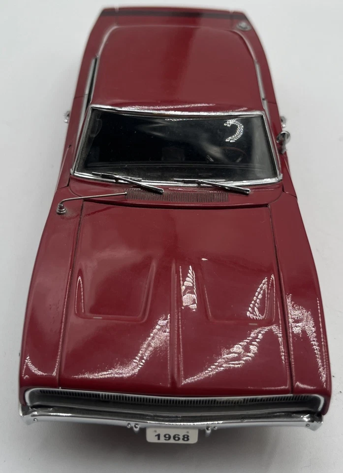 Danbury Mint L.E. 1968 Charger R/T Die Cast 1:24 versão vermelha rara leitura - Imagem 2 de 4