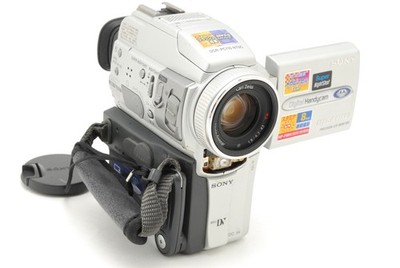 READ [Near MINT] Sony Handycam DCR-PC110 Mini DV Camcorder